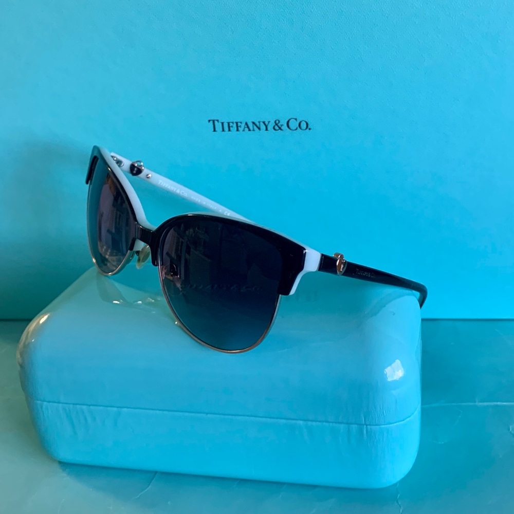 SOLD!!!Tiffany & Co. Black Framed Silver Heart Locks Cat Eye Sunglasses